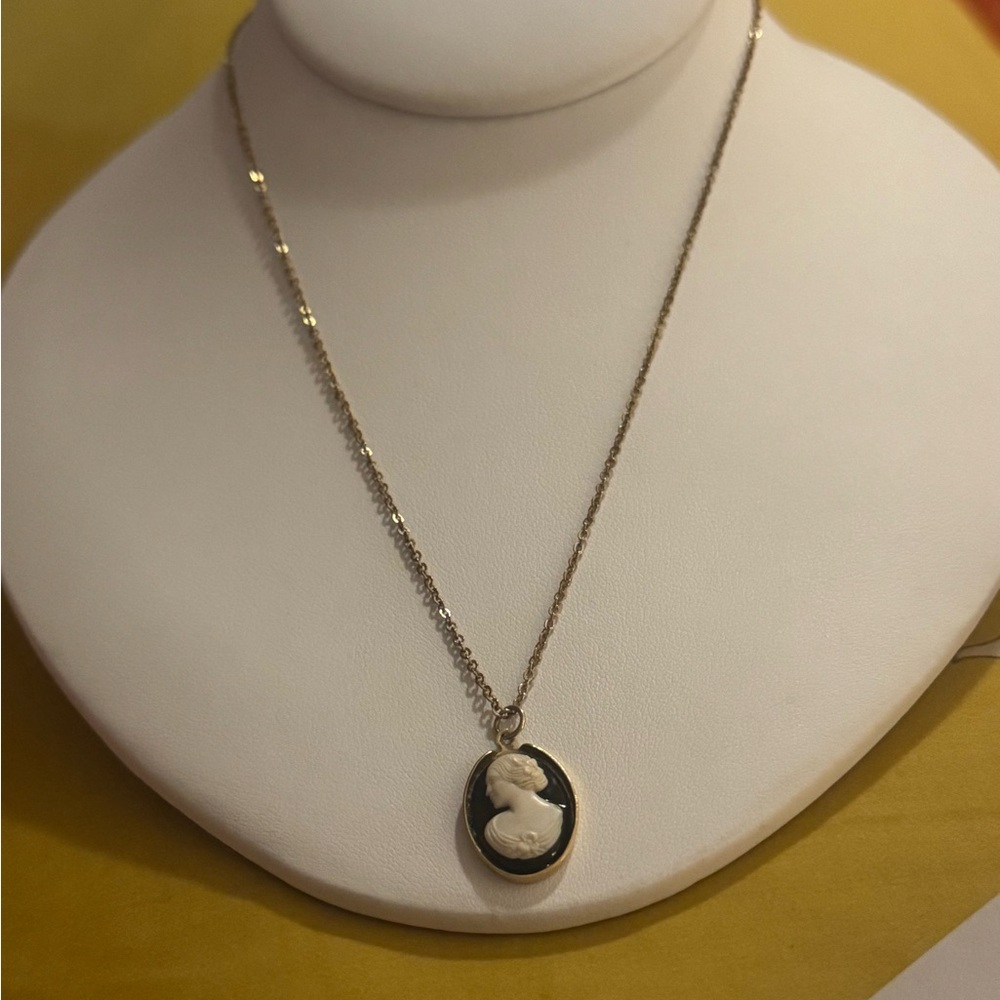 Classic Black and White Cameo Pendant Necklace